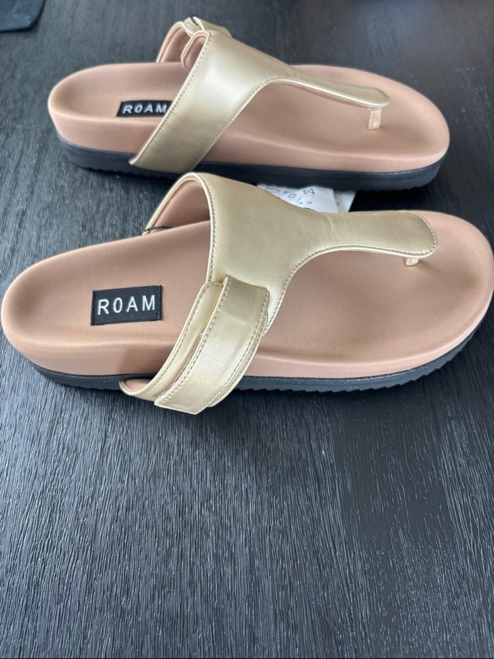 ROAM Metallic Gold Sandals - Picture 3 of 4